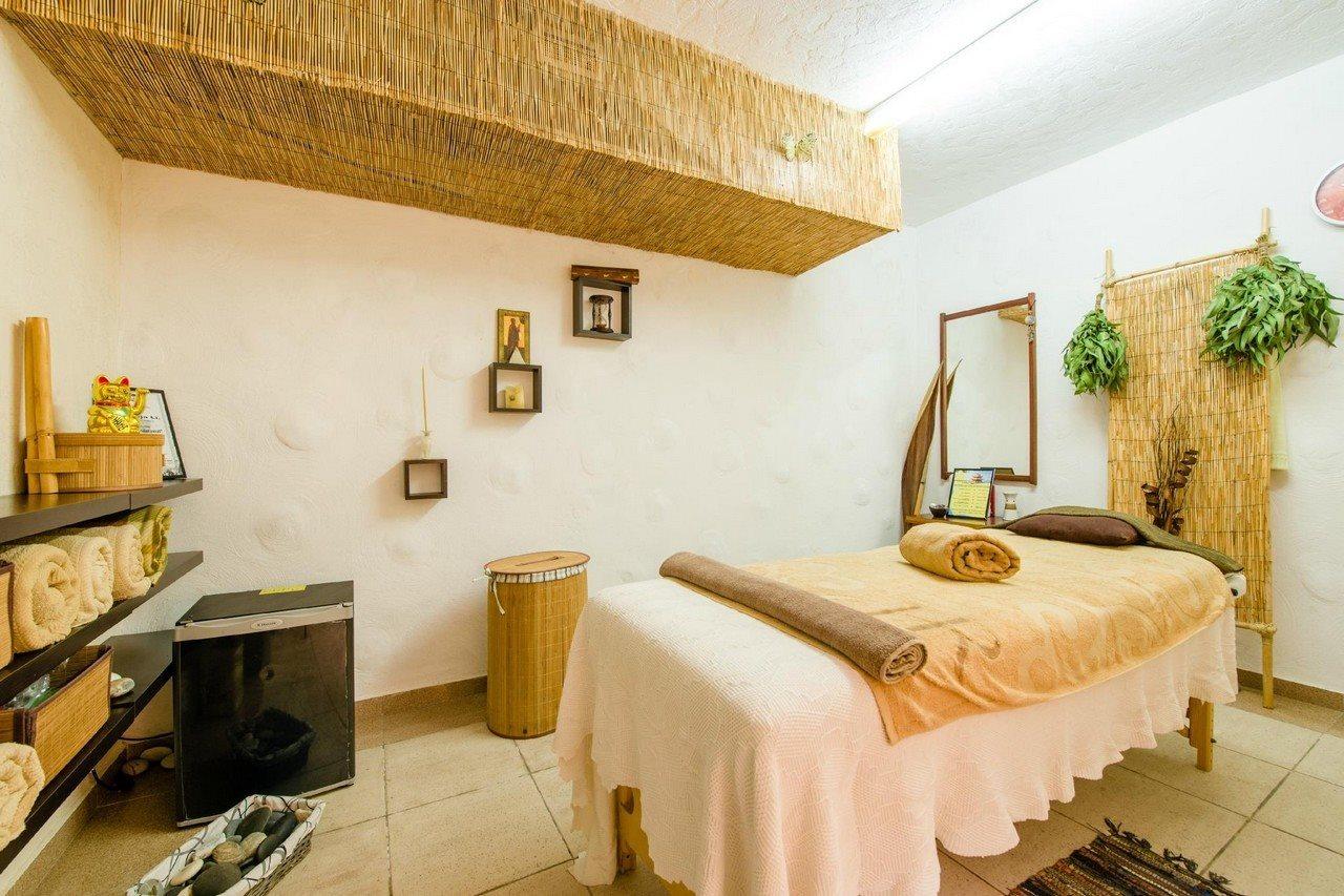 Estella Hotel Apartments Лімасол Екстер'єр фото