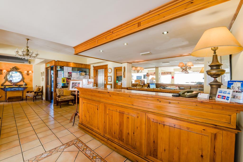 Estella Hotel Apartments Лімасол Екстер'єр фото