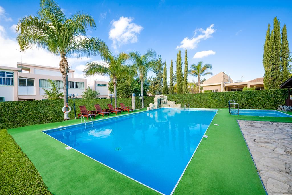 Estella Hotel Apartments Лімасол Екстер'єр фото