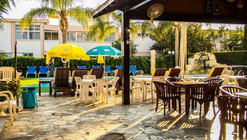 Estella Hotel Apartments Лімасол Екстер'єр фото