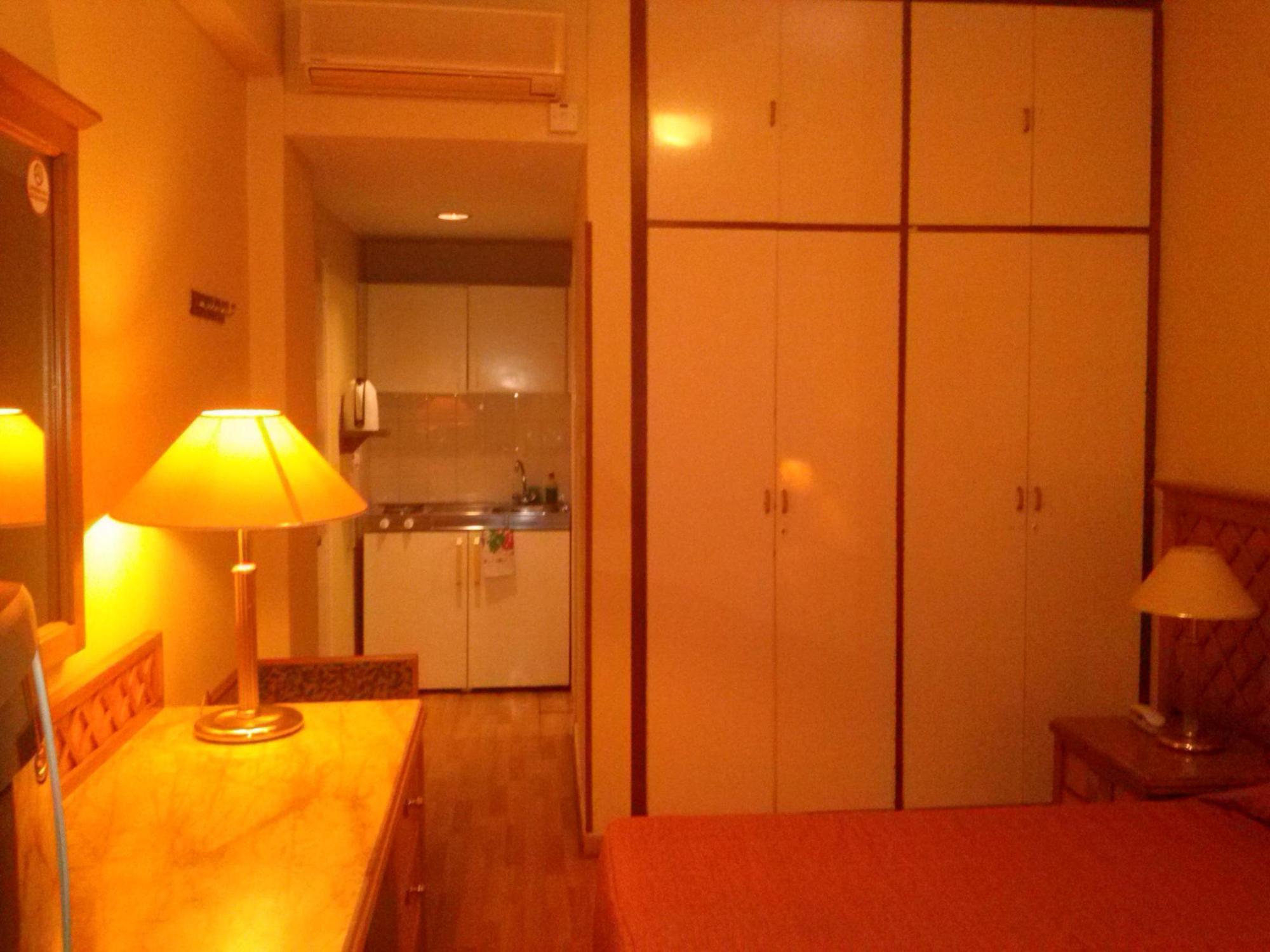 Estella Hotel Apartments Лімасол Екстер'єр фото