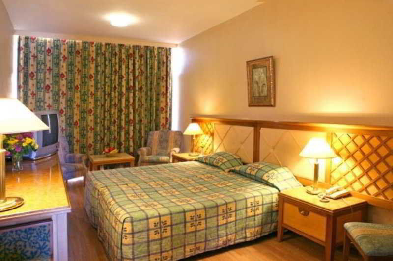 Estella Hotel Apartments Лімасол Екстер'єр фото