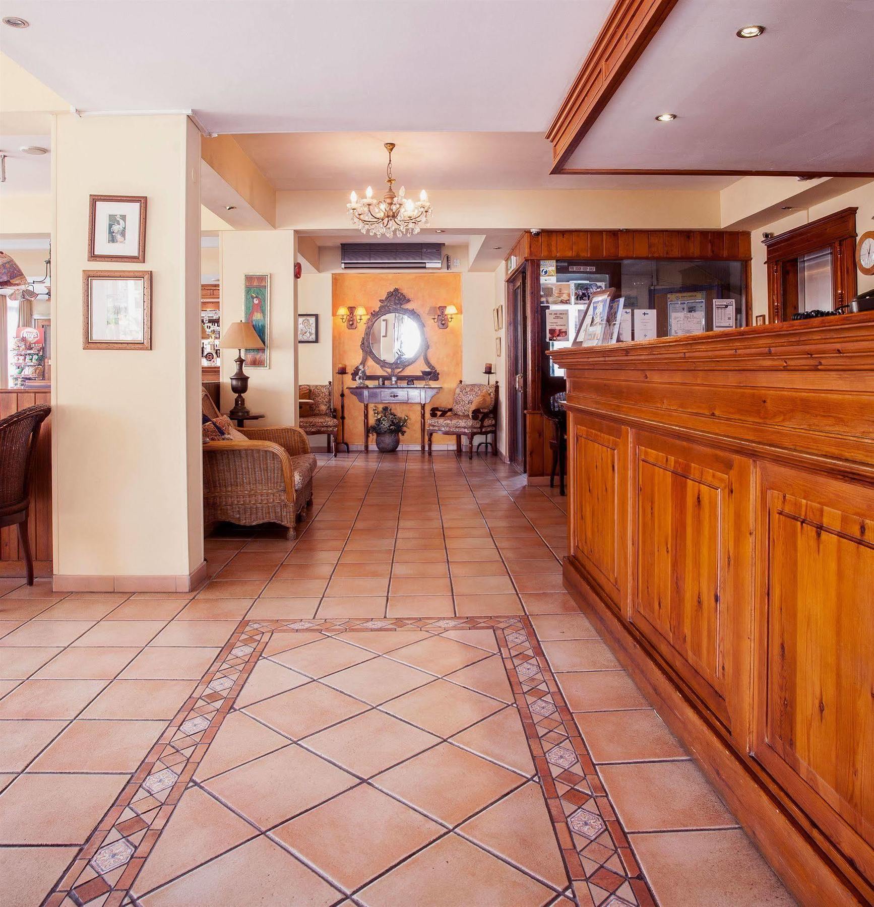 Estella Hotel Apartments Лімасол Екстер'єр фото