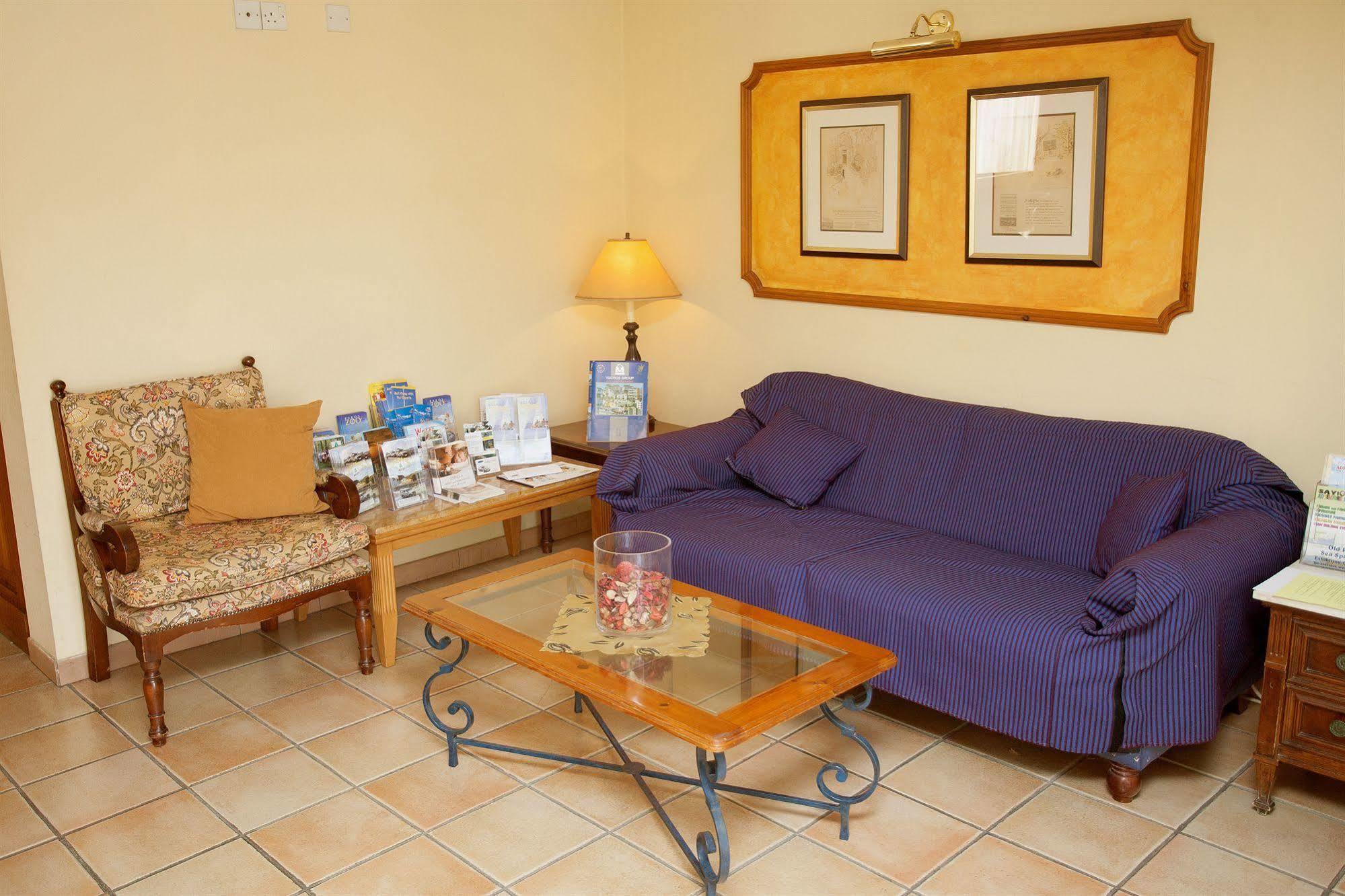 Estella Hotel Apartments Лімасол Екстер'єр фото