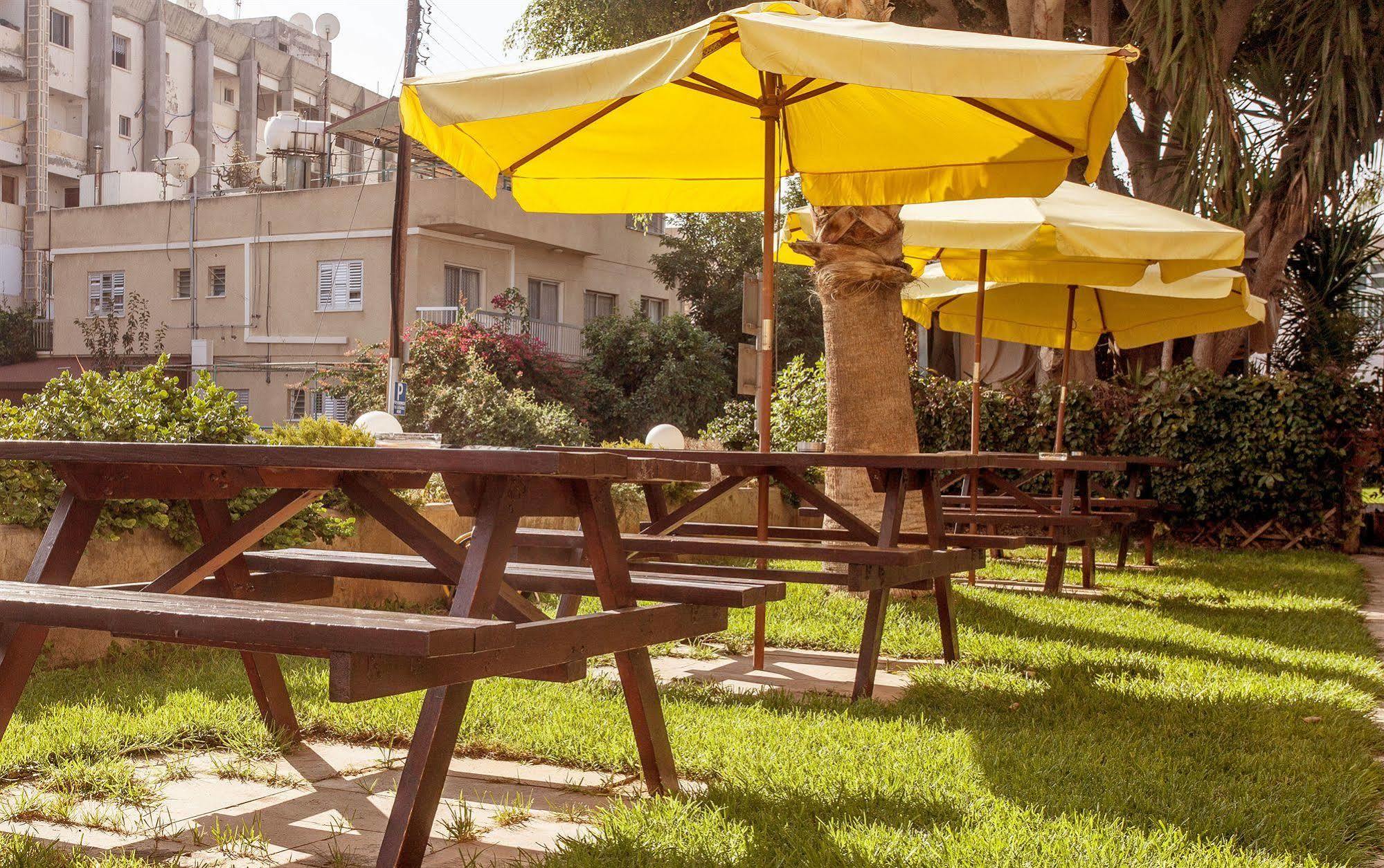 Estella Hotel Apartments Лімасол Екстер'єр фото
