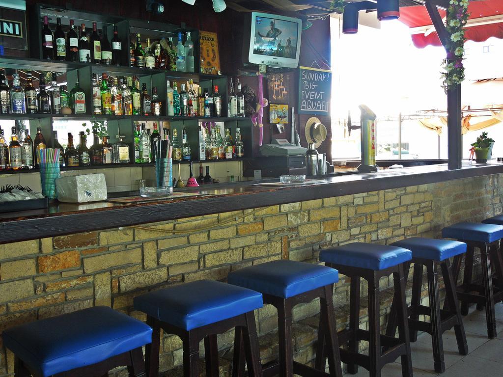 Estella Hotel Apartments Лімасол Екстер'єр фото